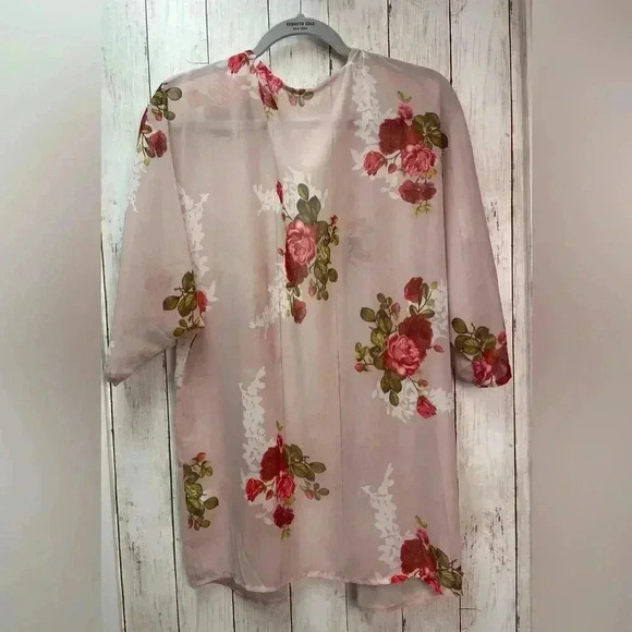 Sheer floral coverup / swimsuit cover pink / one size - Picture 5 of 6